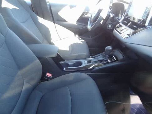 Used 2021 Toyota Corolla LE image 9