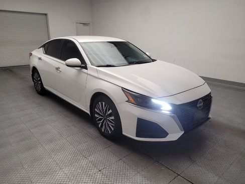 Used 2023 Nissan Altima 2.5 SV FWD image 13