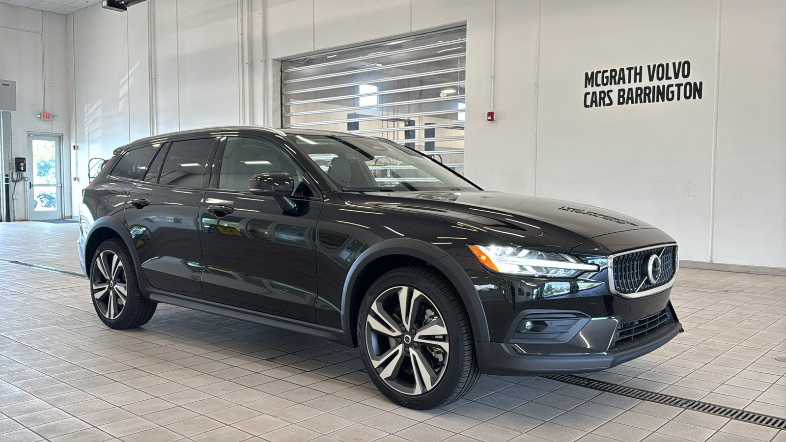 New 2026 Volvo V60 B5 Cross Country Plus w/ Protection Package Premier AWD/4WD image 3