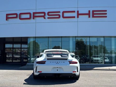 Used 2018 Porsche 911 GT3 RWD image 8