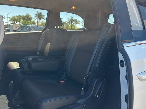 Used 2025 Honda Odyssey Elite image 20