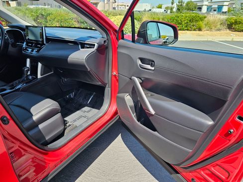 Used 2022 Toyota Corolla Cross XLE FWD image 28