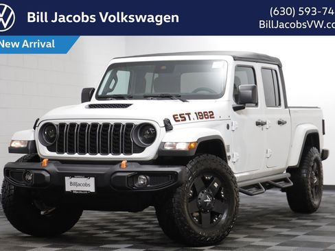 Used 2025 Jeep Gladiator Sport image 1