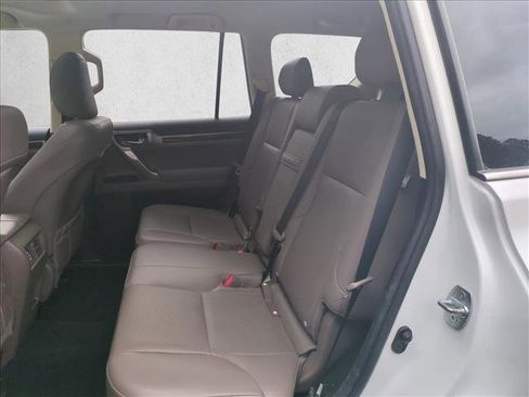 Used 2021 Lexus GX 460 w/ Accessory Package image 19