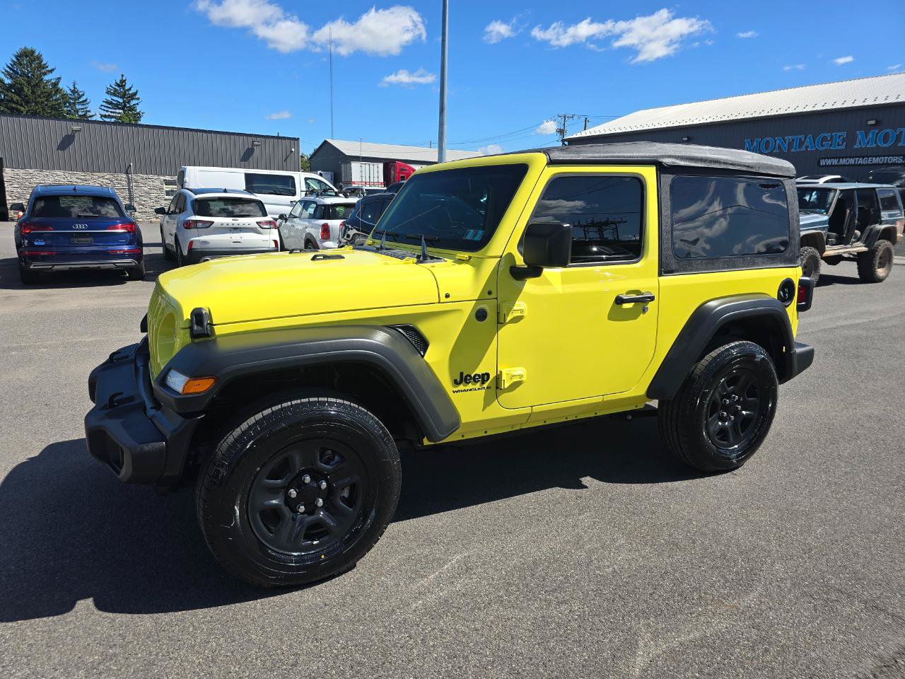 Used 2023 Jeep Wrangler Sport AWD/4WD image 3