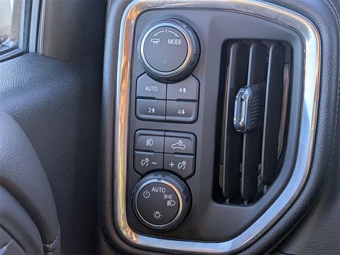 Used 2020 Chevrolet Silverado 1500 RST image 24