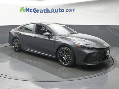 Used 2025 Toyota Camry XSE FWD image 2