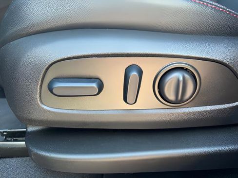 Used 2023 Chevrolet Equinox RS AWD/4WD image 13