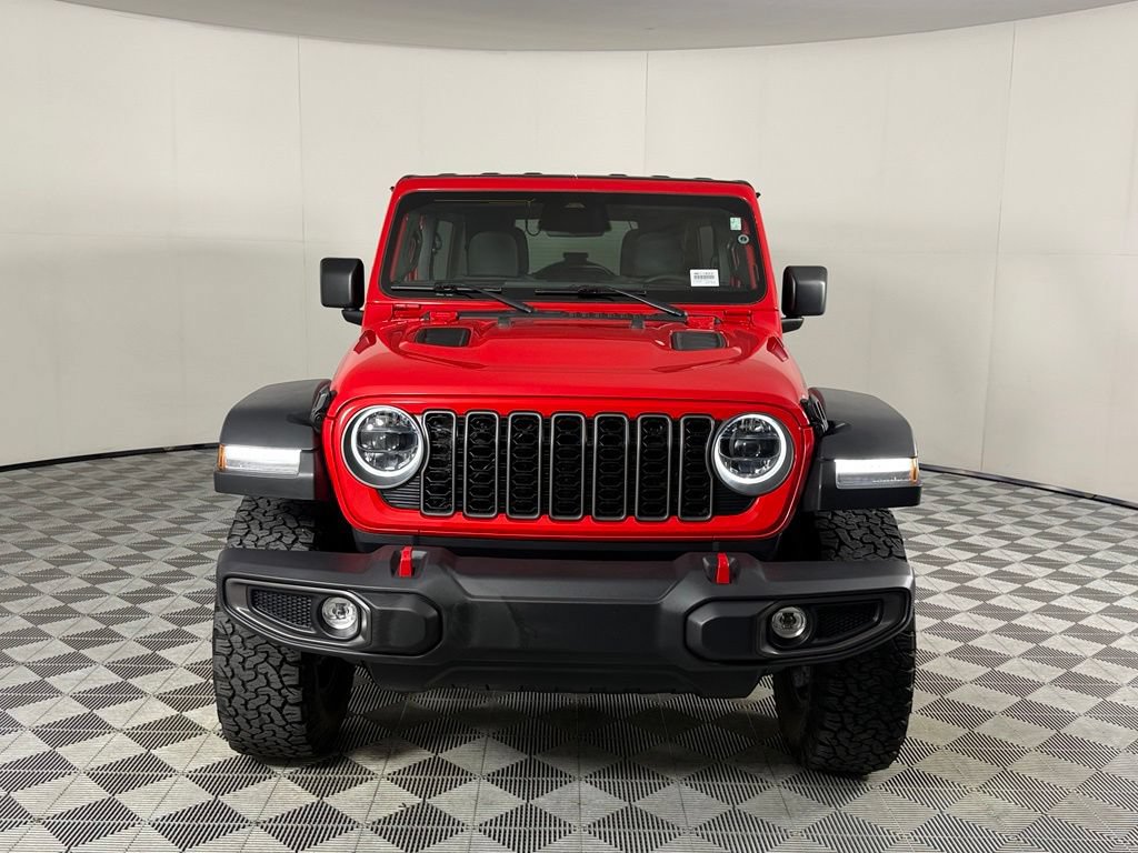 Used 2025 Jeep Wrangler Unlimited Rubicon w/ Convenience Group AWD/4WD image 5