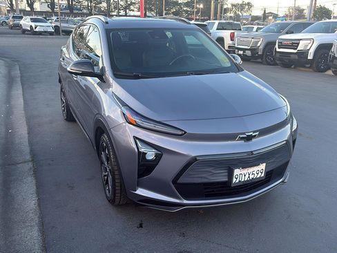 Used 2023 Chevrolet Bolt EUV Premier w/ Sun & Sound Package image 4