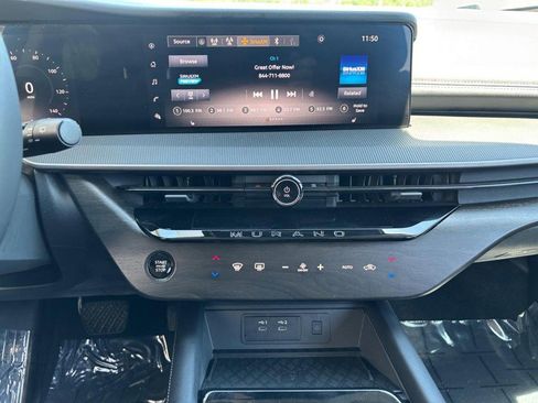 Used 2025 Nissan Murano SV FWD image 17
