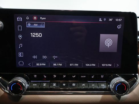 Used 2024 GMC Canyon Denali image 26