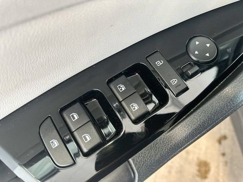 Certified 2023 Kia Sportage EX FWD image 17