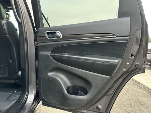 Used 2018 Jeep Grand Cherokee Limited w/ Luxury Group II image 26