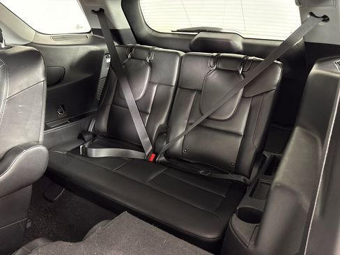 Certified 2020 Ford Explorer Limited w/ Hybrid Equipment Group 310A RWD image 32