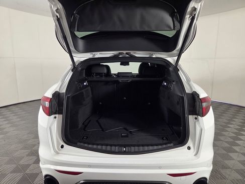 Used 2023 Alfa Romeo Stelvio Veloce AWD/4WD image 28