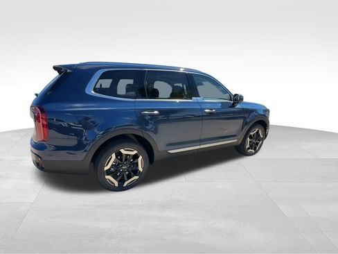 New 2025 Kia Telluride S image 9