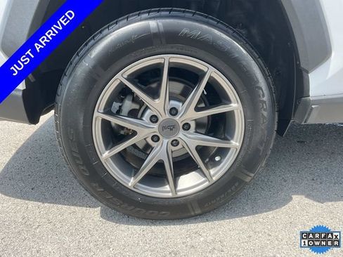 Used 2021 Toyota RAV4 LE AWD/4WD image 22