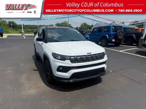 Certified 2022 Jeep Compass Latitude AWD/4WD image 1