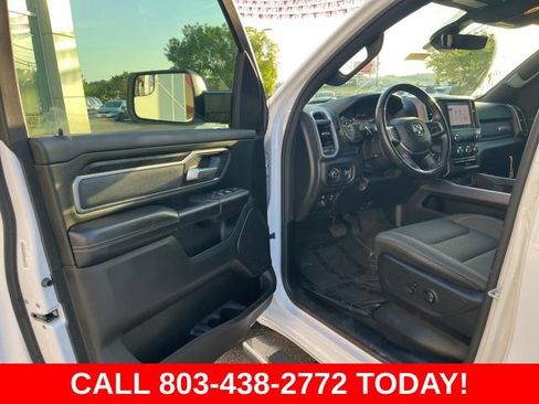 Used 2022 RAM 1500 Big Horn AWD/4WD image 3