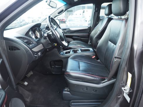 Used 2017 Dodge Grand Caravan GT image 10