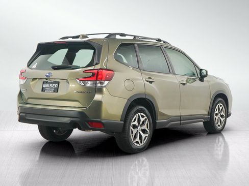 Used 2021 Subaru Forester Premium AWD/4WD image 5