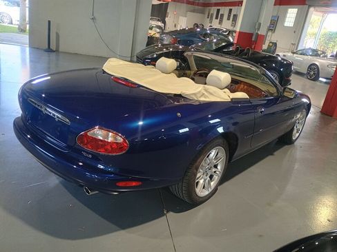 Used 2001 Jaguar XK8 Convertible image 6