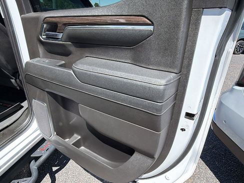 Used 2024 Chevrolet Silverado 1500 LT Trail Boss w/ LT Trail Boss Premium Package AWD/4WD image 17