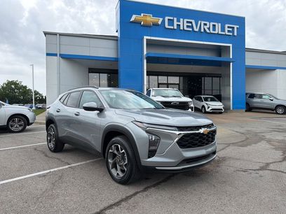 Certified 2025 Chevrolet Trax LT w/ Driver Confidence Package