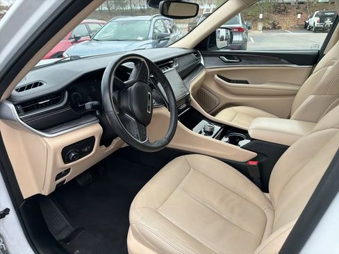 Used 2021 Jeep Grand Cherokee L Limited AWD/4WD image 24