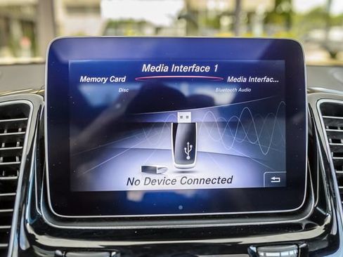 Used 2018 Mercedes-Benz GLS 550 4MATIC image 24