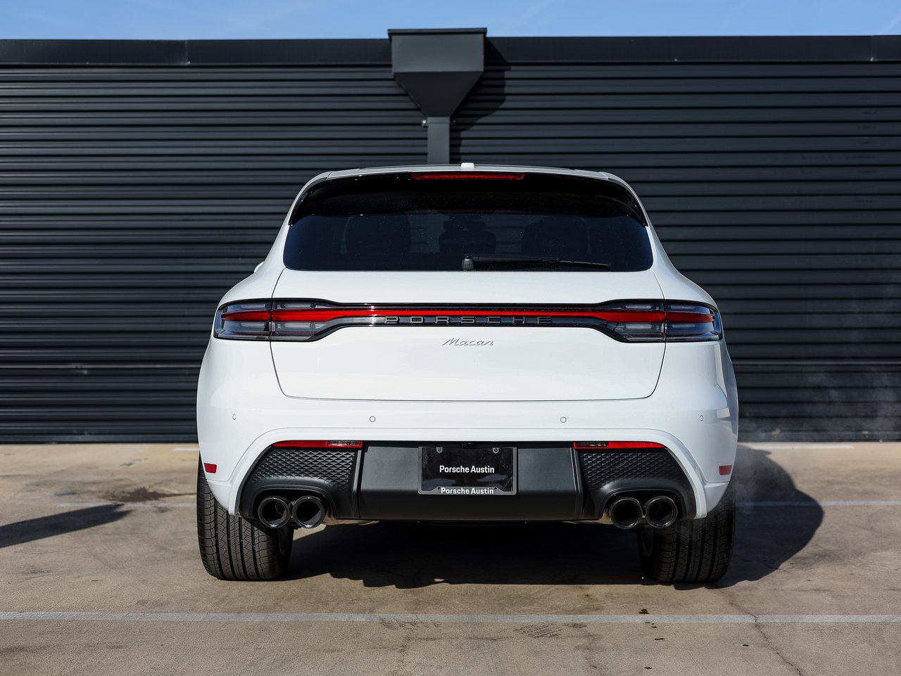 Certified 2026 Porsche Macan AWD/4WD image 6