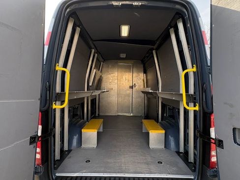 Used 2018 Mercedes-Benz Sprinter 2500 image 24