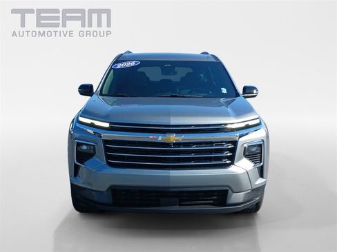 New 2026 Chevrolet Traverse LT image 2