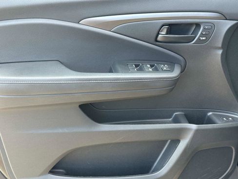 Certified 2023 Honda Passport EX-L image 19