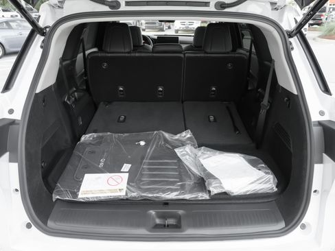 Certified 2026 INFINITI QX60 Luxe w/ Cargo Package FWD image 40
