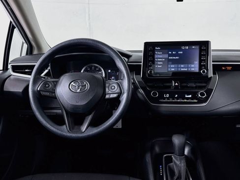 Used 2020 Toyota Corolla LE FWD image 10