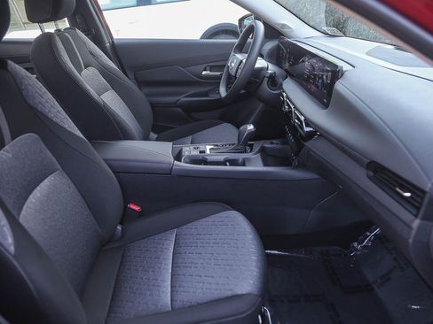 Used 2026 Nissan Sentra SV w/ Floor Mat Package image 15