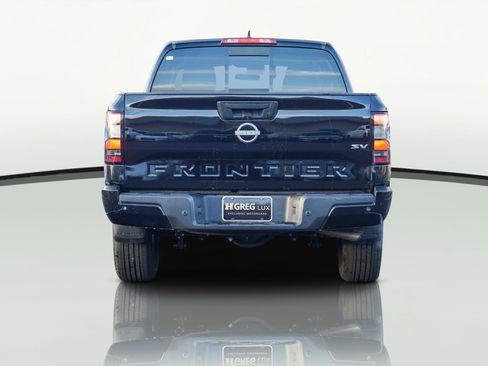 Used 2023 Nissan Frontier SV w/ SV Convenience Package image 9