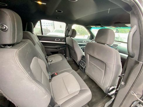 Used 2016 Ford Explorer XLT AWD/4WD image 10