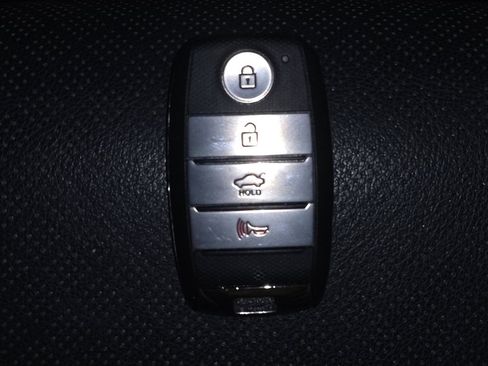 Used 2020 Kia Optima SE image 32