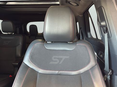 Certified 2025 Ford Explorer ST AWD/4WD image 23