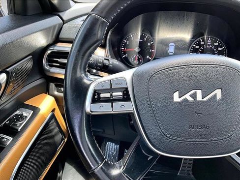 Used 2022 Kia Telluride SX w/ Towing Package FWD image 18
