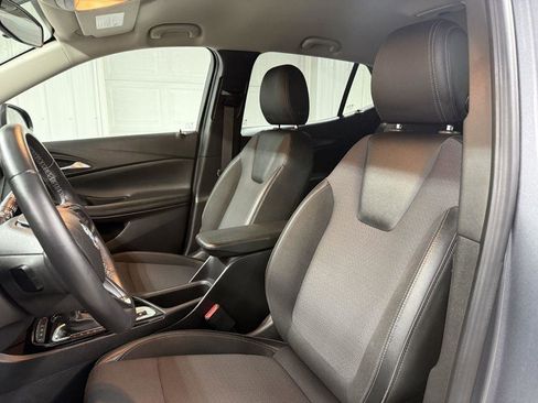 Used 2022 Buick Encore GX Select w/ Sport Touring Package AWD/4WD image 9