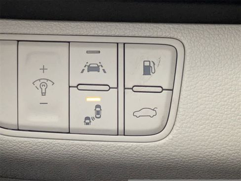 Used 2020 Genesis G70 2.0T w/ Elite Package image 32