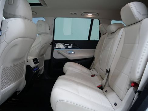 Used 2022 Mercedes-Benz GLS 450 4MATIC image 27