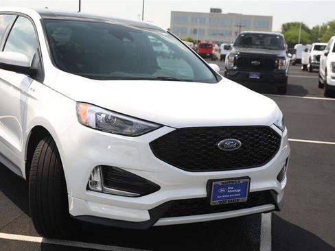 Certified 2024 Ford Edge ST-Line AWD/4WD image 5
