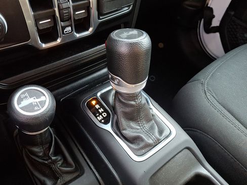 Used 2021 Jeep Wrangler Unlimited Sport image 18