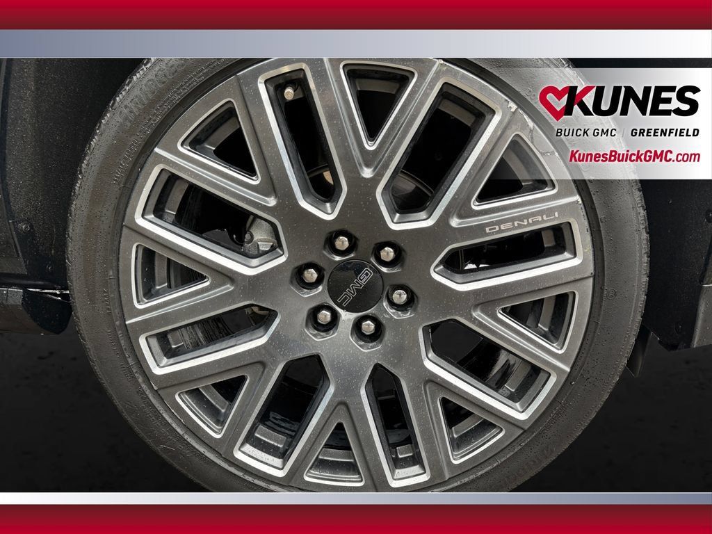 Used 2025 GMC Yukon Denali Ultimate AWD/4WD image 13