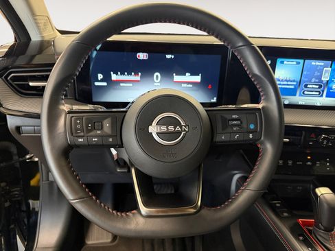 Used 2026 Nissan Kicks SR FWD image 15